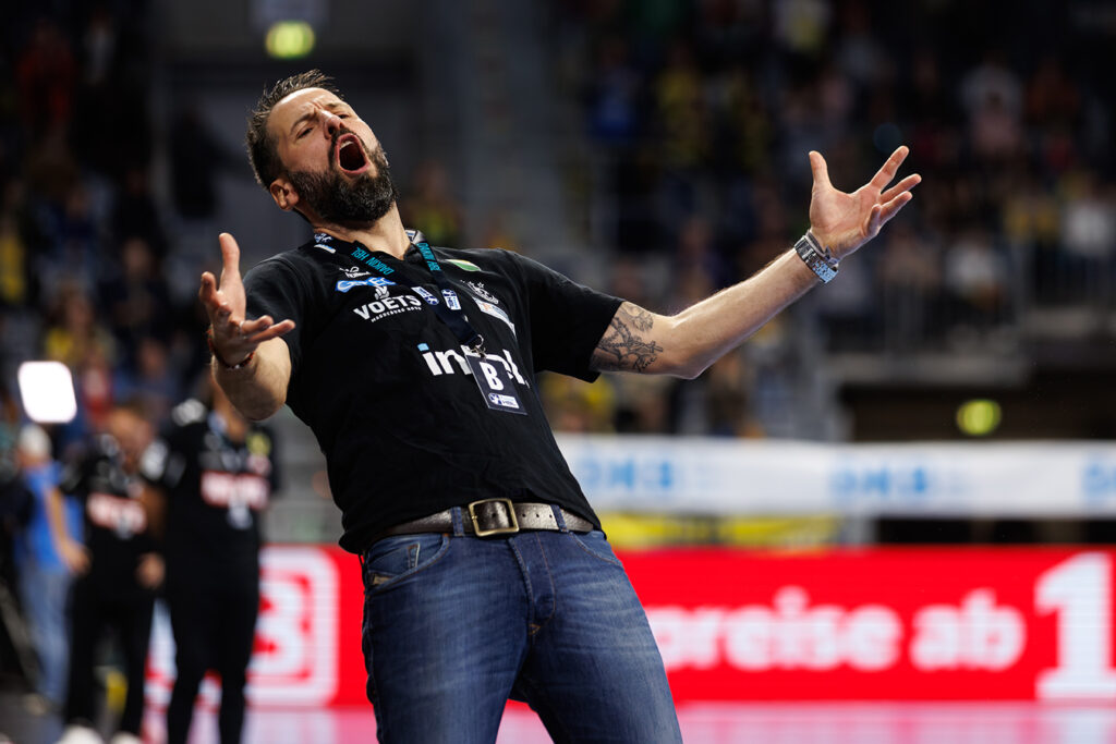 Bennet Wiegert (SC Magdeburg), Rhein Neckar Loewen vs SC Magdeburg, Daikin Handball Bundesliga, 15.12.2024


Foto: Alexander Neis / Eibner-Pressefoto