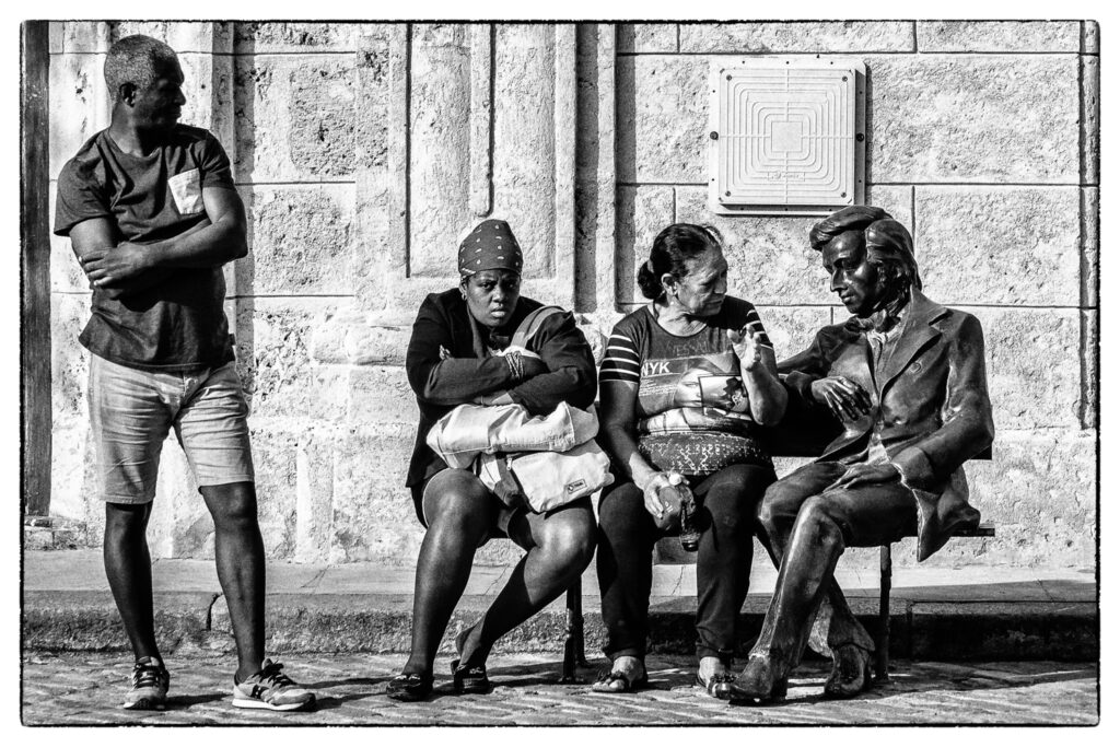 Mittelamerika, Karibik, Kuba, Havanna. Habana Vieja. Altstadt. Plaza de San Francisco de Asis am Kreuzfahrtterminal Sierra Maestra. Mit Bronzefigur von Komponist Frederic Chopin.

Central America, Caribbean, Cuba, Havana. Habana Vieja. Old town. Plaza de San Francisco de Asis at the cruise terminal Sierra Maestra. With bronze figure by composer Frederic Chopin.