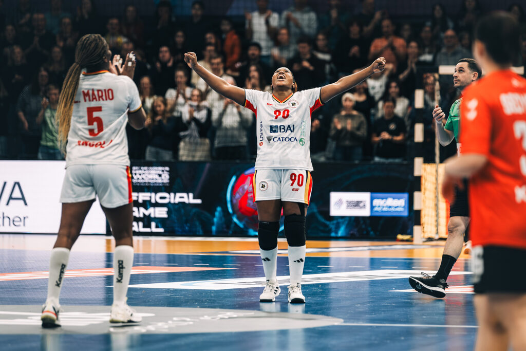 , Angola vs Suedkorea, Handball, IHF Handball Weltmeisterschaft der Frauen, 1. Spieltag, 29.11.2025

Foto: Eibner-Pressefoto/Alexander Neis

DFB regulations prohibit any use of photographs as image sequences and/or quasi-video.